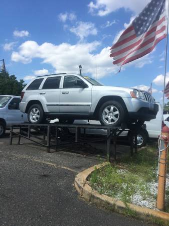 2010 JEEP GRAND CHEROKEE ONLY 80K SUPER CLEAN for sale in Lindenhurst, NY – photo 2