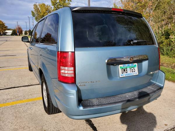 2010 Chrysler Town and Country Touring for sale in Chesterfield, MI – photo 8