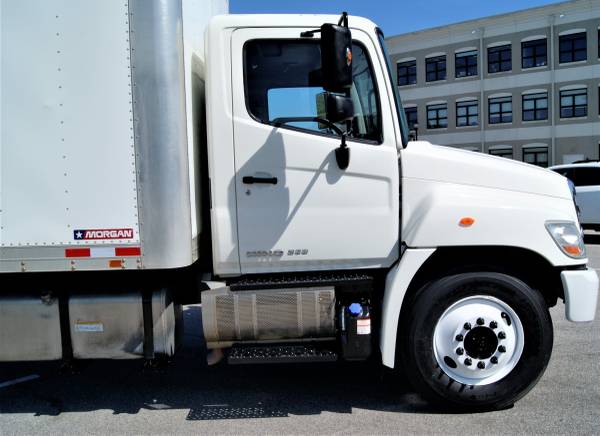 2013 Hino 268 24’ Box Truck 102 X 97 Cargo Truck Liftgate Refurbished for sale in Emerald Isle, FL – photo 5