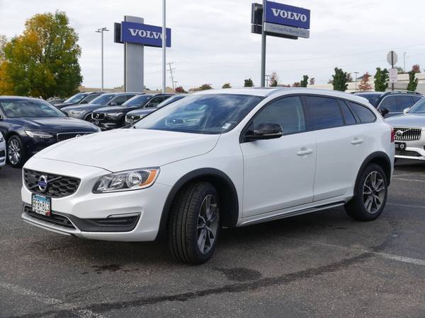 2017 Volvo V60 Cross Country - cars & trucks - by dealer - vehicle... for sale in Maplewood, MN – photo 8