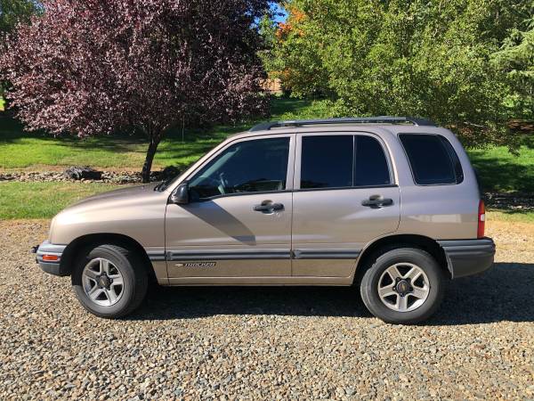 Chevy Tracker 4X4 2002 - cars & trucks - by owner - vehicle... for sale in Grants Pass, OR – photo 4