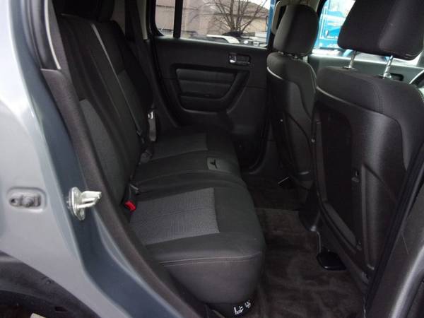 2009 HUMMER H3 Base 4x4 4dr SUV - cars & trucks - by dealer -... for sale in Waukesha, WI – photo 6