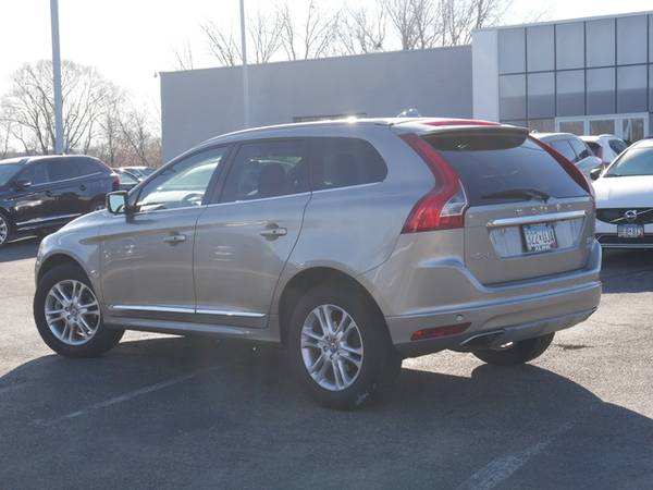 2016 Volvo XC60 T5 Premier - cars & trucks - by dealer - vehicle... for sale in Maplewood, MN – photo 9