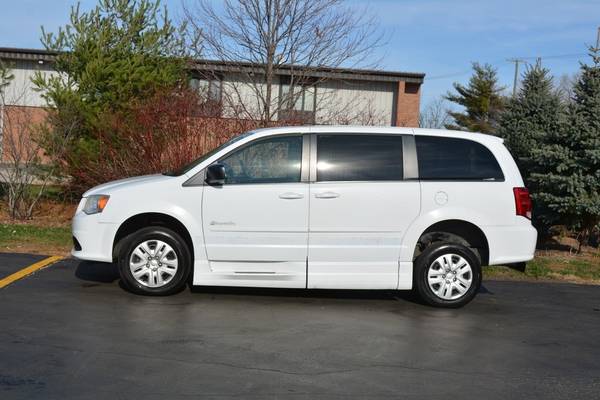 2014 Dodge Grand Caravan Braun Mobility Van - cars & trucks - by... for sale in Crystal Lake, IL – photo 3