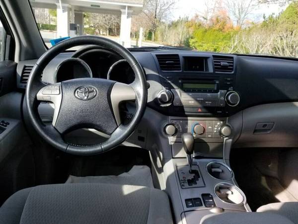 2010 TOYOTA HIGHLANDER AWD 4DR SUV ONE OWNER, CLEAN CARFAX - cars &... for sale in Newburyport, MA – photo 9