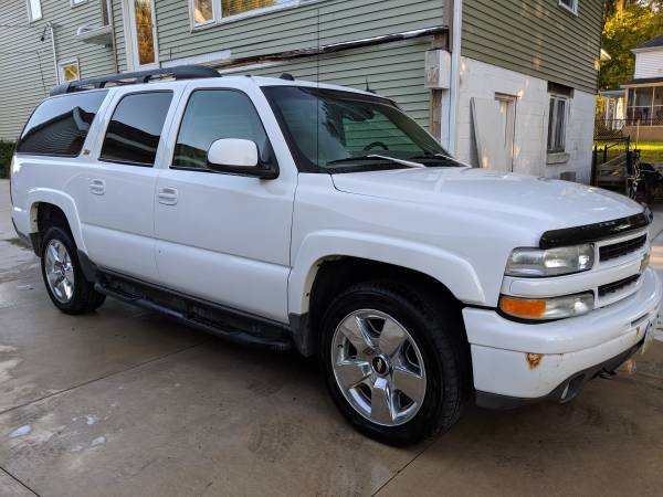 2004 z71 Suburban for sale in Marion, IA