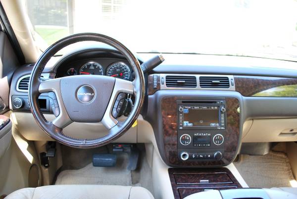 2010 GMC Yukon XL Denali AWD - 142, 000 Miles - Clean Carfax Report for sale in Christiana, PA – photo 11