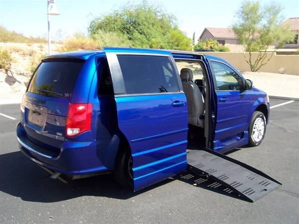 2013 Dodge Grand Caravan SXT Wheelchair Handicap Mobility Van - cars... for sale in Phoenix, WY – photo 3