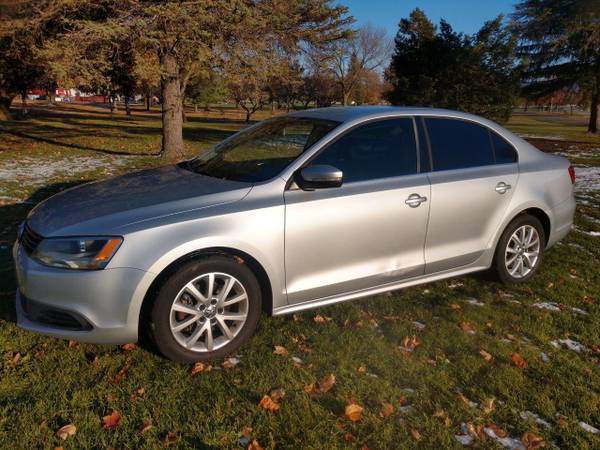 2014 Volkswagen Jetta SE Turbo 1.8 6-speed automatic Very low priced... for sale in Winona, MN – photo 2