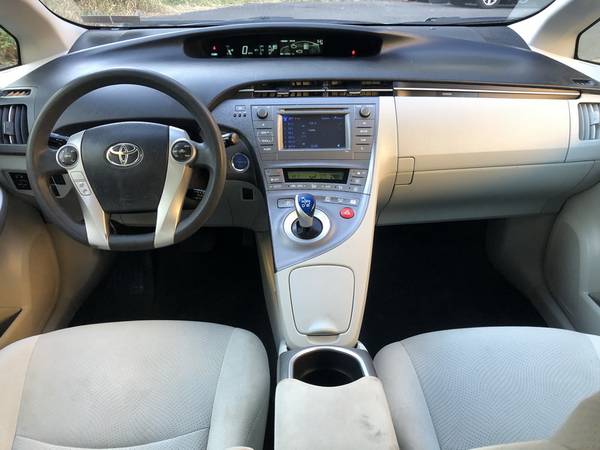 2015 TOYOTA PRIUS II * ONE OWNER * SERVICED * - cars & trucks - by... for sale in philadephia, PA – photo 15