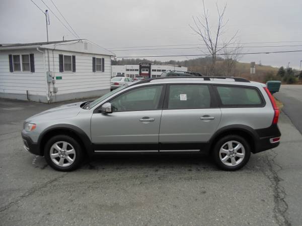 2009 Volvo XC70 3.2 Wagon 4-Door Southern Vehicle No Rust!! - cars &... for sale in Derby vt, VT – photo 2