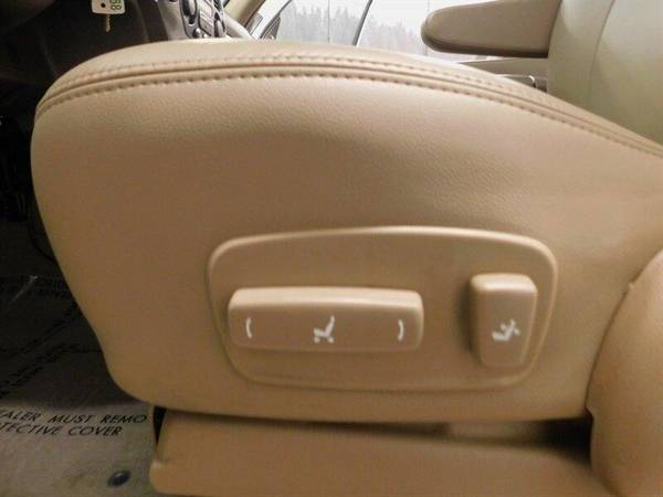 2001 Toyota Sequoia Limited 4X4/3RD SEAT/1-OWNER/Leather Navi for sale in Gladstone, OR – photo 11