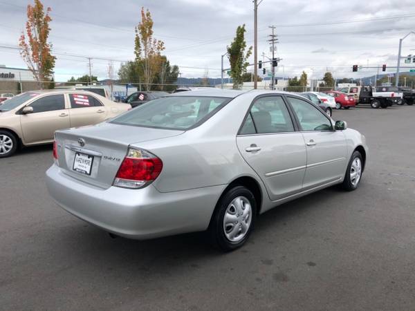 2005 Toyota Camry 4dr LE 4Cyl Auto PW PDL Air Xtra Clean Great MPG -... for sale in Longview, OR – photo 5