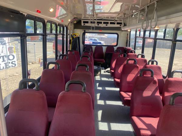 2009 Chevrolet 5500 27 passenger bus with wheel chair lift - cars & for sale in Lodi , CA – photo 17