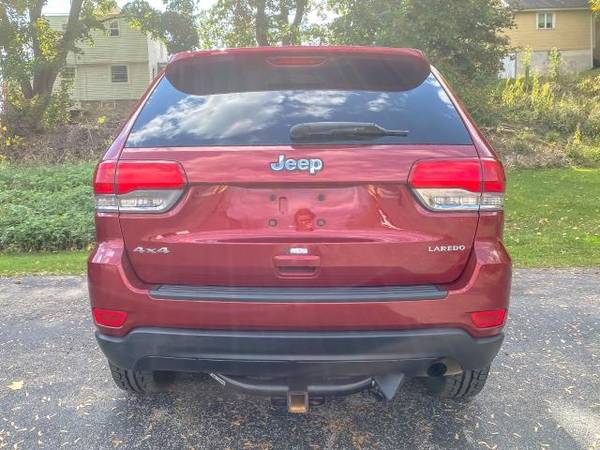 2014 Jeep Grand Cherokee 4WD 4dr Laredo - cars & trucks - by dealer... for sale in Ontario, NY – photo 9