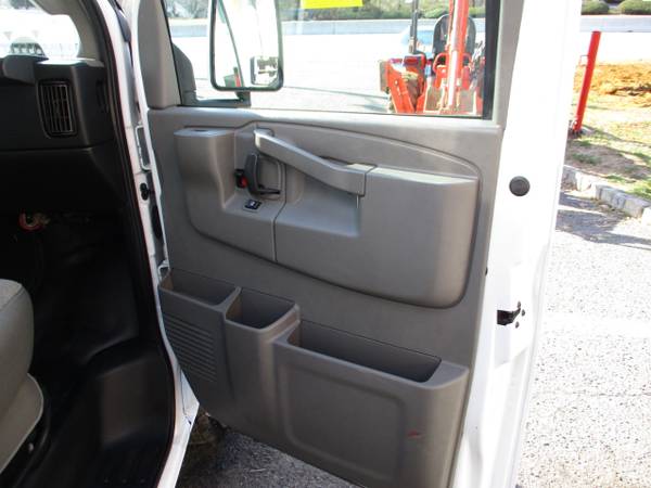 2017 GMC Savana Commercial Cutaway 3500, 139 12 FOOT BOX TRUCK for sale in south amboy, OH – photo 24