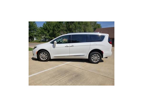 2018 Chrysler Pacifica Touring L 45k Wheelchair Mobility Handicap... for sale in Wichita, KS – photo 7