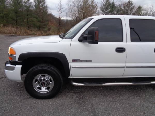 2007 GMC Sierra 2500HD Crew Cab Short Bed, 1 Owner, No Rust for sale in Waynesboro, PA – photo 2