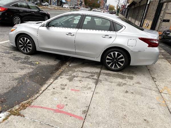 2018 Nissan Altima 2.5 SV - EVERYONES APPROVED! - cars & trucks - by... for sale in Brooklyn, NY – photo 10