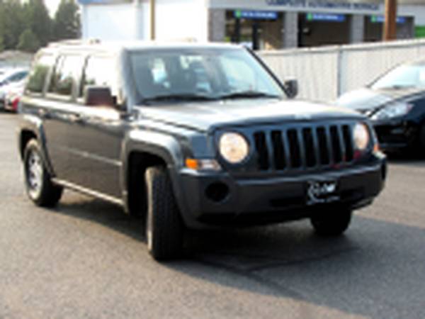 2008 Jeep Patriot Sport Manual Transmission One Owner 103k miles -... for sale in Milwaukie, OR – photo 2
