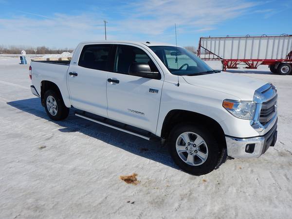 2015 Toyota Tundra SR5 CrewMax for sale in Macgregor, ND – photo 6