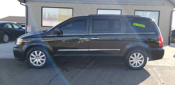 **NICE RIDE**2013 Chrysler Town & Country 4dr Wgn Touring for sale in Chesaning, MI – photo 5