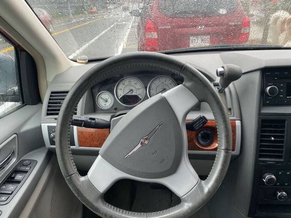 Chrysler Town and Chrysler 2008 - $2800 - cars & trucks - by owner -... for sale in STATEN ISLAND, NY – photo 8