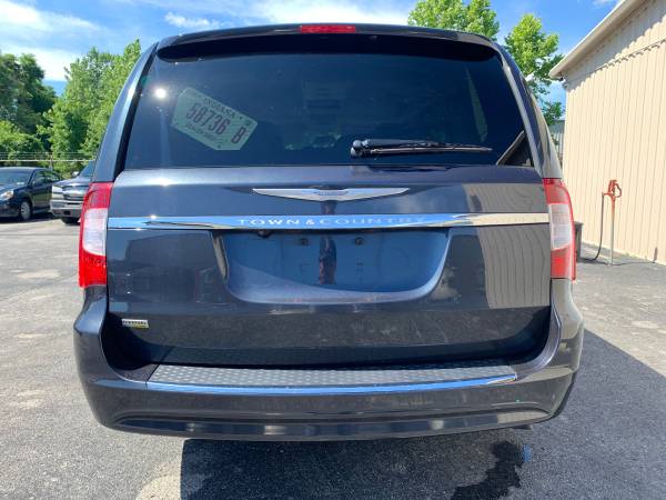 2014 Chrysler Town & Country Touring Leather BackUp Camera LCD Screen for sale in Jeffersonville, KY – photo 7