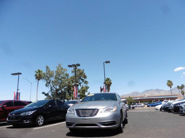 2014 Chrysler 200 4dr Sdn LX / CLEAN ARIZONA CARFAX / for sale in Tucson, AZ – photo 3