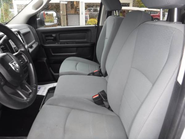 2013 RAM 1500 4WD Crew Cab 140.5 Express for sale in Auburn, ME – photo 18