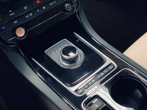 2017 Jaguar XE 20d Premium Diesel Navigation Backup Camera Meridian for sale in Portland, OR – photo 16