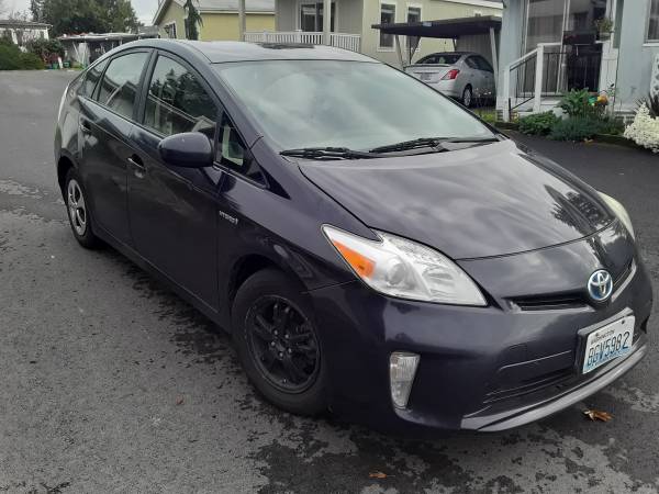 2012 Toyota Prius Basic Model - cars & trucks - by owner - vehicle... for sale in Federal Way, WA – photo 2
