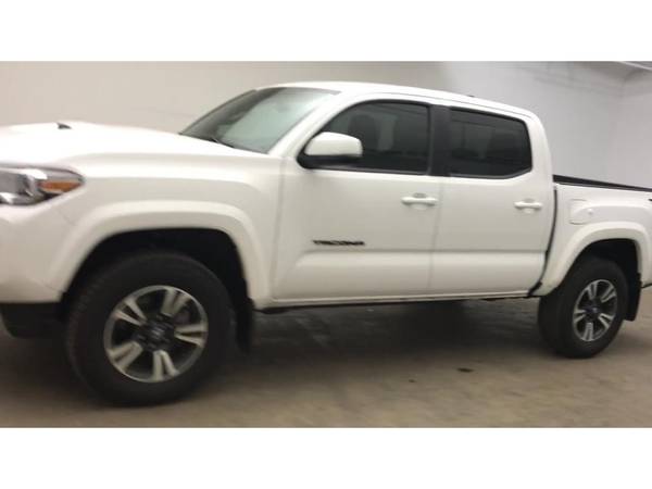 2019 Toyota Tacoma 4x4 4WD Crew Cab Short Box - - by for sale in Kellogg, MT – photo 4