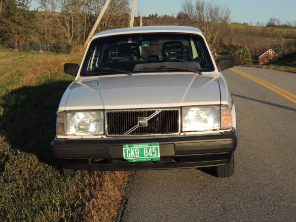 1993 Volvo 240 Wagon - cars & trucks - by owner - vehicle automotive... for sale in Charlotte, VT – photo 3