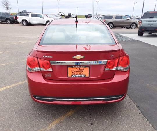 2012 Chevy Chevrolet Cruze LT with 2LT hatchback Red for sale in Thorp, WI – photo 12