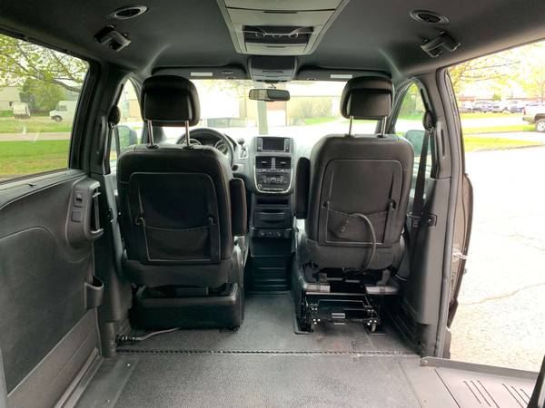 Wheelchair/Handicap Accessible 2017 Dodge Grand Caravan GT - cars for sale in Other, MI – photo 4