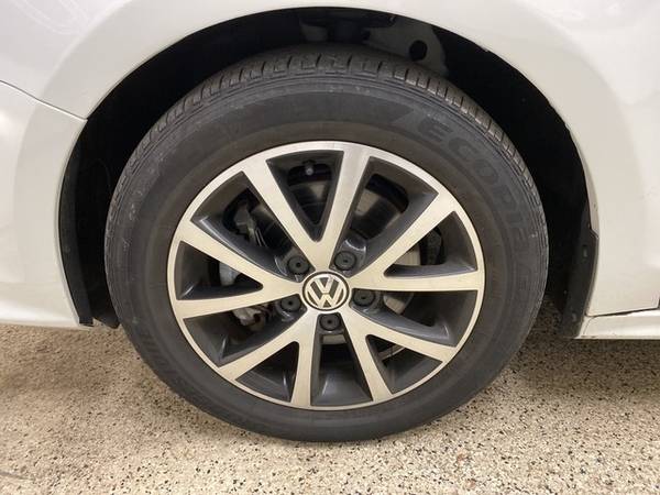 2017 Volkswagen Jetta 1.4T SE - cars & trucks - by dealer - vehicle... for sale in Akron, PA – photo 16