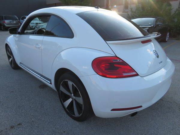 2012 VOLKSWAGEN BEETLE TURBO WHITE -EASY FINANCING AVAILABLE for sale in Richardson, TX – photo 7