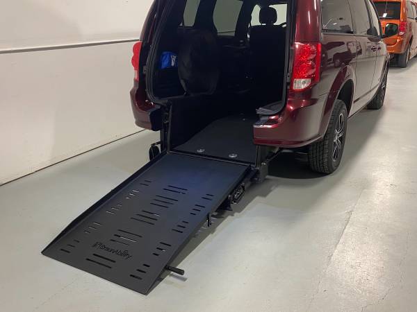Wheelchair accessible 2018 dodge grand caravan - - by for sale in Wasilla, AK – photo 4