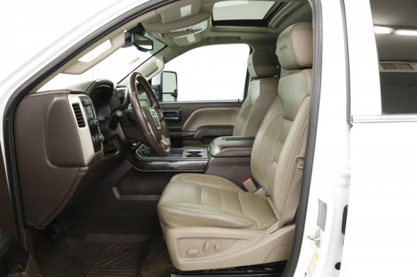 LEATHER & GPS 2016 GMC SIERRA 3500 SRW CREW 4WD DIESEL - cars & for sale in Clinton, KS – photo 4