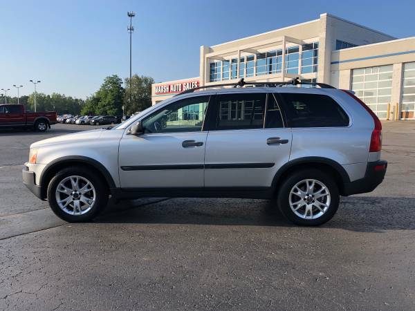 3rd Row! 2004 Volvo XC90! AWD! One Owner! Loaded! for sale in Ortonville, OH – photo 2