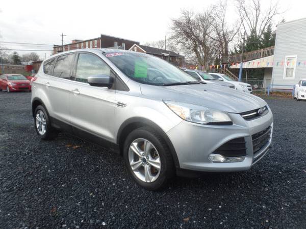 2014 Ford Escape SE 4x4 SUV *1 Owner - cars & trucks - by dealer -... for sale in New Cumberland, PA – photo 3