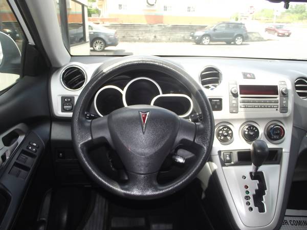 2010 Pontiac Vibe Auto New Tires Great Shape (Toyota Matrix) - cars for sale in Des Moines, IA – photo 9