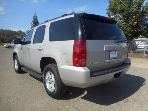 2007 GMC YUKON SLE 4X4 THIRD ROW SEATING *NEW TIRES* NICE for sale in Anderson, CA – photo 5