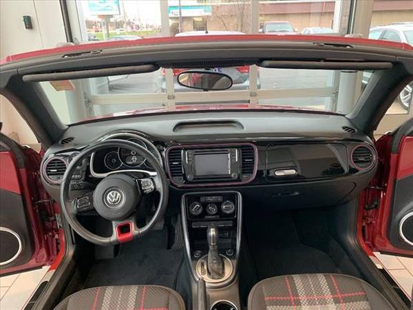 **2017 VW BEETLE CONVERTIBLE PINK EDITION(Rare)1OWNER VW WARRANTY**... for sale in Rockford, IL – photo 6
