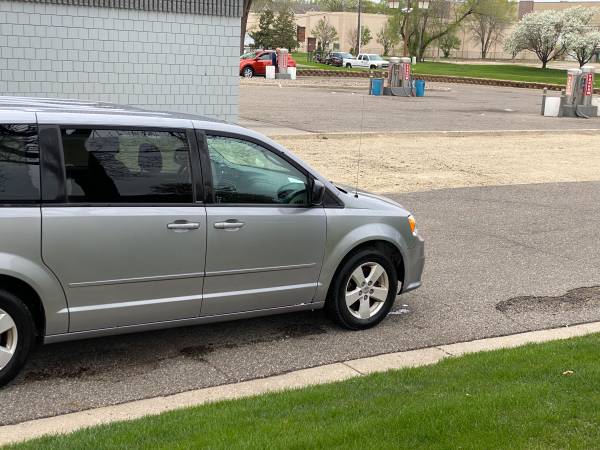 2013 DODGE GRAND CARAVAN WITH 3 Row - - by dealer for sale in Jeffers, MN – photo 5