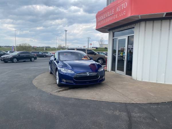 2015 Tesla Model S 70D - - by dealer - vehicle for sale in Dodgeville, WI – photo 3