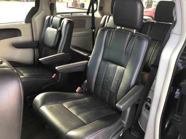2011 Chrysler town and country for sale in Mount Vernon, WA – photo 8