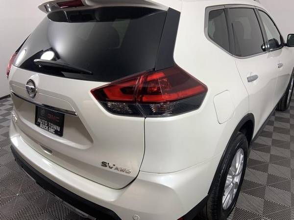 2019 Nissan Rogue SV Stop In Save !! - cars & trucks - by dealer -... for sale in Gladstone, OR – photo 12