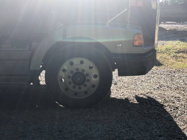1994 Volvo with Cat 3406-C motor for sale in Norwich, OH – photo 5